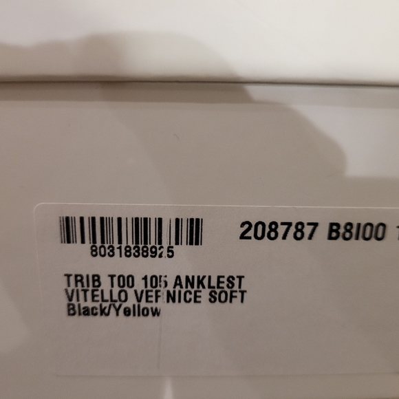 YVES SAINT LAUTENT (YSL) Ankle Strap Pump, Black & Yellow Patent shoe, size 37 - Picture 10 of 17